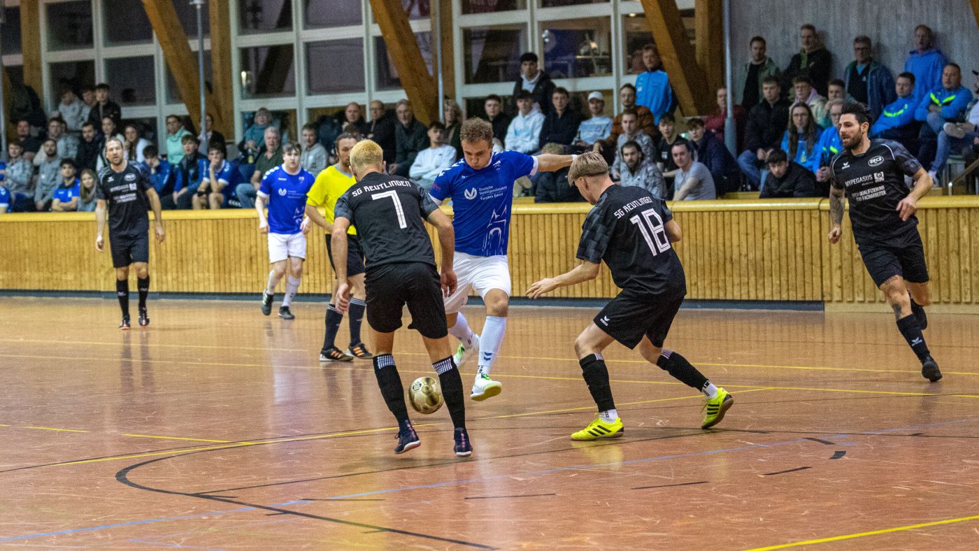 images/Fussball/Turniere26/20250118202624_RD4_0993.jpg#joomlaImage://local-images/Fussball/Turniere26/20250118202624_RD4_0993.jpg?width=2560&height=1440